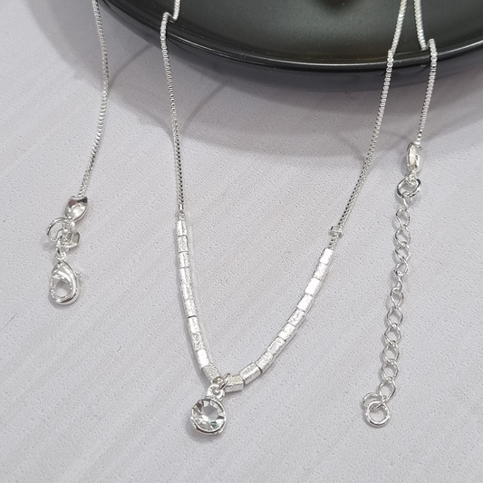 Collar Mostacilla y Punto de Luz Enchape de Plata 45 CM
