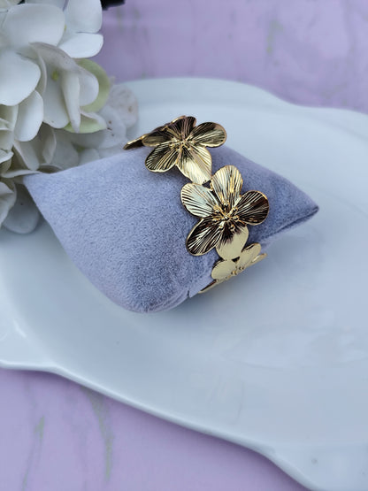 Brazalete Flor Enchape de Oro